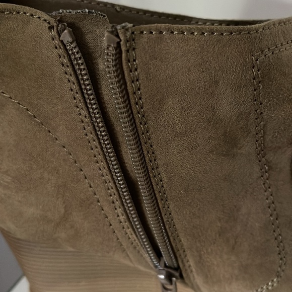 Dv8 taupe “suede” wedge booties - Picture 4 of 5